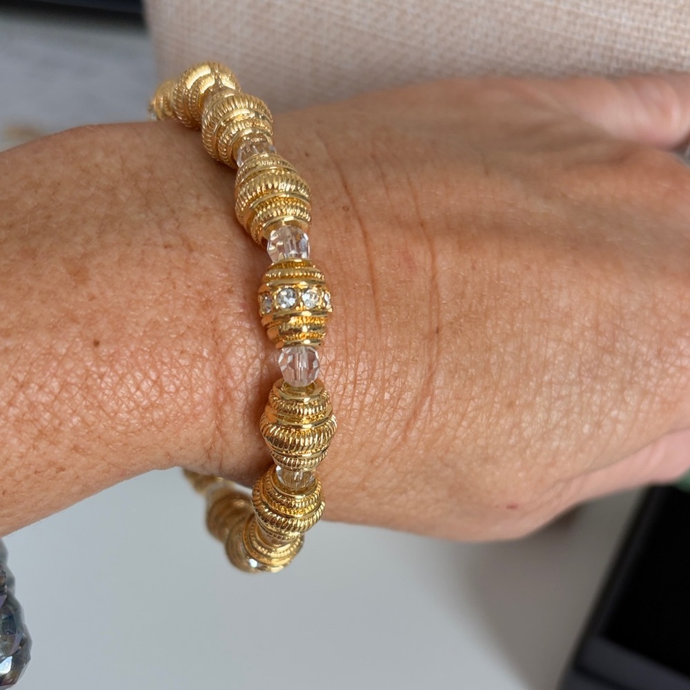 Joan Rivers Classics Collection 
Gold & Swarvoski stones Stretch Bracelet
